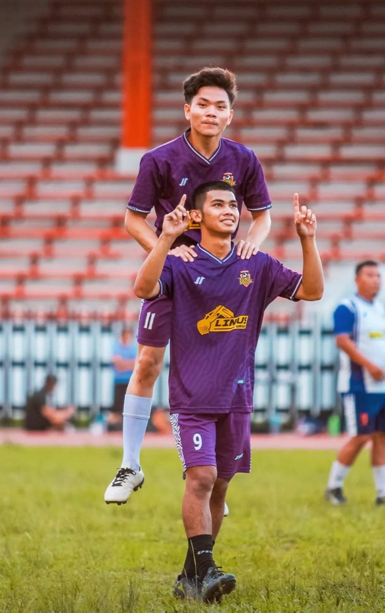 SELEBRASI : Pemain Linus Group Usai Mencetak Gol di Partai Final